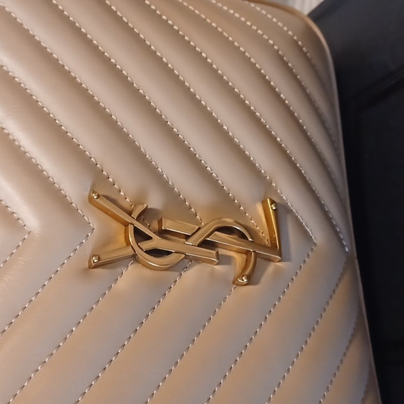 Saint Laurent Beige Medium Lou  Camera  Bag - Picture 7 of 8